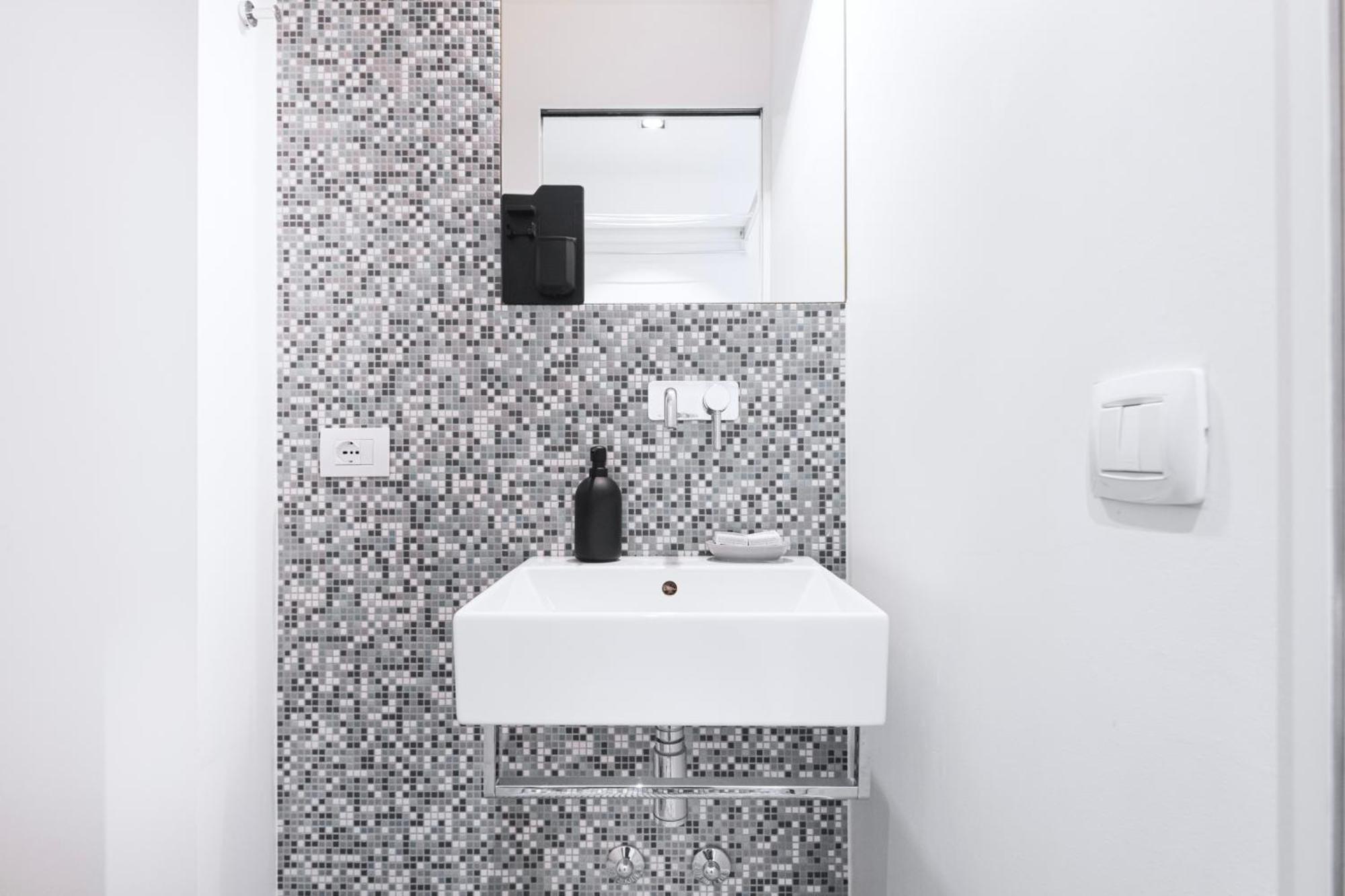 Easylife - Accogliente Appartamento In Bocconi Milão Exterior foto